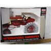 Image 3 : SpecCast IH 504 high crop tractor 1/16 (NIB)