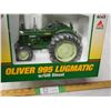 Image 3 : SpecCast Oliver 995 lugmatic w/GM diesel tractor 1/16 limited edition (NIB)