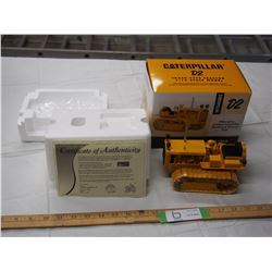 Cat D2 track-type tractor 1/16 (NIB)