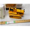 Image 3 : Cat D2 track-type tractor 1/16 (NIB)
