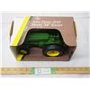 Image 2 : ERTL John Deere 1949 model AR tractor 1/16 (NIB)