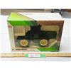 Image 1 : John Deere battery operated tractor 8960 1/32 (NIB)