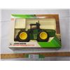 Image 2 : John Deere battery operated tractor 8960 1/32 (NIB)