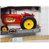 Image 3 : ERTL Massey Harris 555 tractor 1/16 (NIB)