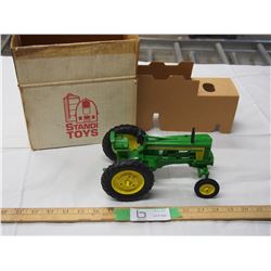 Standi Toys 520 wide front John Deere tractor 1/16 plastic (NIB)