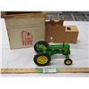 Image 1 : Standi Toys 520 wide front John Deere tractor 1/16 plastic (NIB)