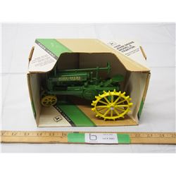 ERTL 1934 John Deere Model A tractor 1/16 (NIB)