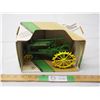 Image 1 : ERTL 1934 John Deere Model A tractor 1/16 (NIB)