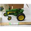 Image 3 : 1988 Toy Farmer John Deere 630 tractor 8" long (NIB)
