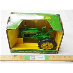 ERTL John Deere Model BN 1/16 (NIB)