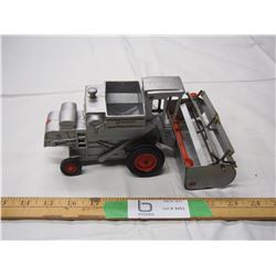 Gleaner combine Allis Chalmers (no box) 8 1/2" long