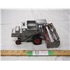 Image 1 : Gleaner combine Allis Chalmers (no box) 8 1/2" long