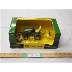 ERTL John Deere x485 garden tractor 1/16 (NIB)