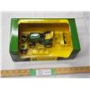 Image 2 : ERTL John Deere x485 garden tractor 1/16 (NIB)