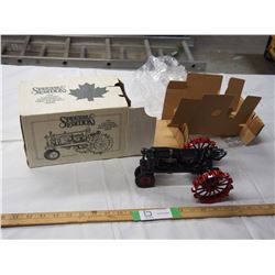 Special Edition 1992 Canadian int farm equipment show Farmall tractor 1/16 (NIB)