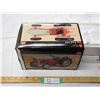 Image 5 : Precision series Ford 640 tractor 1/16 (NIB)