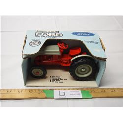 ERTL Ford 8N tractor 1/16 (NIB)