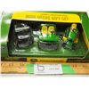 Image 3 : ERTL John Deere gift set 1/16 (NIB)
