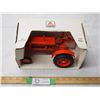 Image 2 : Allis Chalmers 1/16 tractor (NIB)