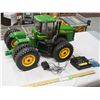 Image 1 : Plastic John Deere 9620 remote control tractor (23 1/2" long)