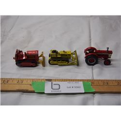 1/64 scale toy tractor and caterpillars