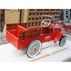 Vintage 1939 pedal car complete (never used)