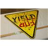 Image 1 : Antique yield sign