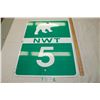 Image 1 : NWT Polar Bear road sign