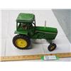 Image 4 : John Deere 1/16 scale toy tractor 4430?