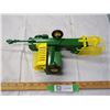 Image 4 : John Deere model 336 square baler 1/16 scale toy