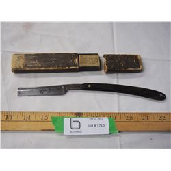 Bokert 806 straight razor with case