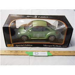 1/18 scale Volkswagen Beetle in original box