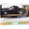 Image 3 : 1/18 scale Ford Thunderbird in original box