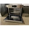 Image 2 : WOLF 24" STAINLESS STEEL  INTEGRATED CONVECTION OVEN