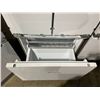 Image 3 : FISHER & PAYKEL RS36A72J1N FRENCH DOOR BOTTOM FREEZER INTEGRATED REFRIGERATOR WITH IN FREEZER ICE
