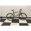 Image 1 : Men's Specialized ("Stump Jumper") 26" Mountain Bike