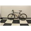 Image 2 : Men's Specialized ("Stump Jumper") 26" Mountain Bike