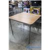 Image 1 : **Vintage Folding Table