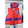 Image 2 : (3) Kids Life Jackets