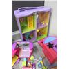 Image 2 : Large Assortment of Polly Pocket Toys