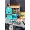 Image 2 : Vintage Easy Bake Oven in Original Box & Kids Blender