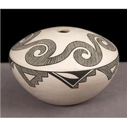 Stella Shutiva. Acoma Pot.