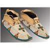 Image 1 : Cheyenne beaded moccasins.