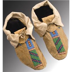 Crow Men's Moccasins.