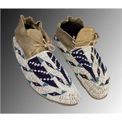Sioux Men's Moccasins.