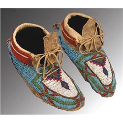 Fully Beaded Plateau Men's Moccasins.