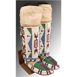 Sioux Moccasins with Leggings.