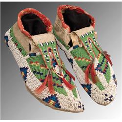 Sioux Men's Moccasins.