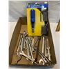 Image 1 : wrenches and screwdriver set