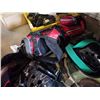 Image 2 : ALIEN GOLF BAG WITH CLUBS AND 2 BAGS OF DRAKO SPARRING GEAR